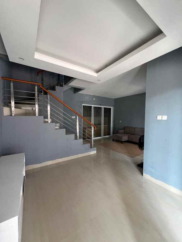 dijual rumah perumahan grand west