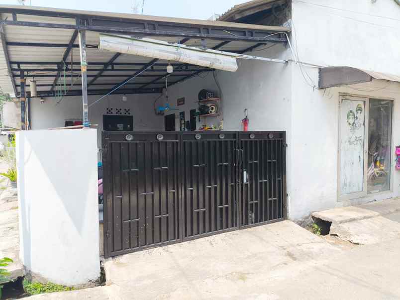 dijual rumah perumahan griya persada