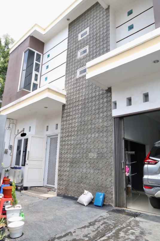 dijual rumah perumahan kebon jeruk baru