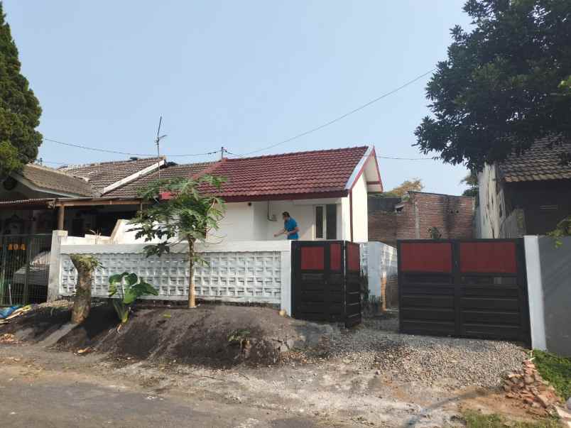 dijual rumah perumahan oma view