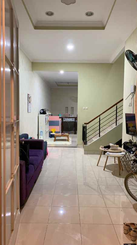 dijual rumah perumahan royal residence