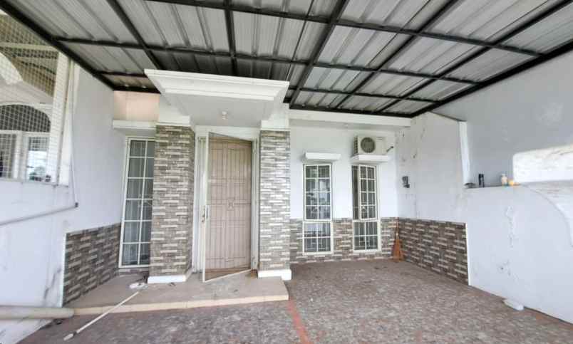 dijual rumah perumahan the royal