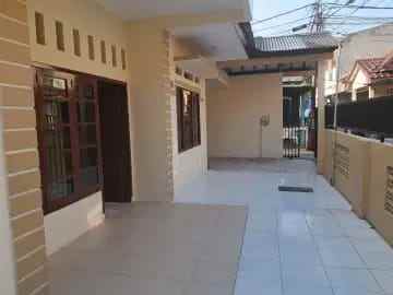 dijual rumah perumnas klender duren