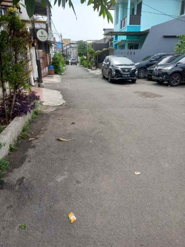 dijual rumah perumnas klender duren