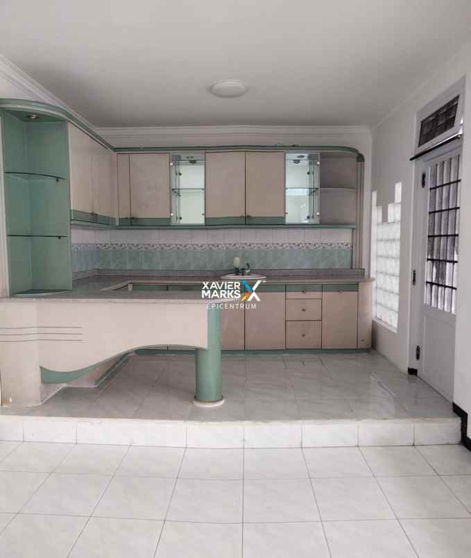 dijual rumah petemon