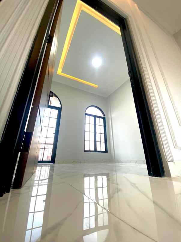 dijual rumah pokoh