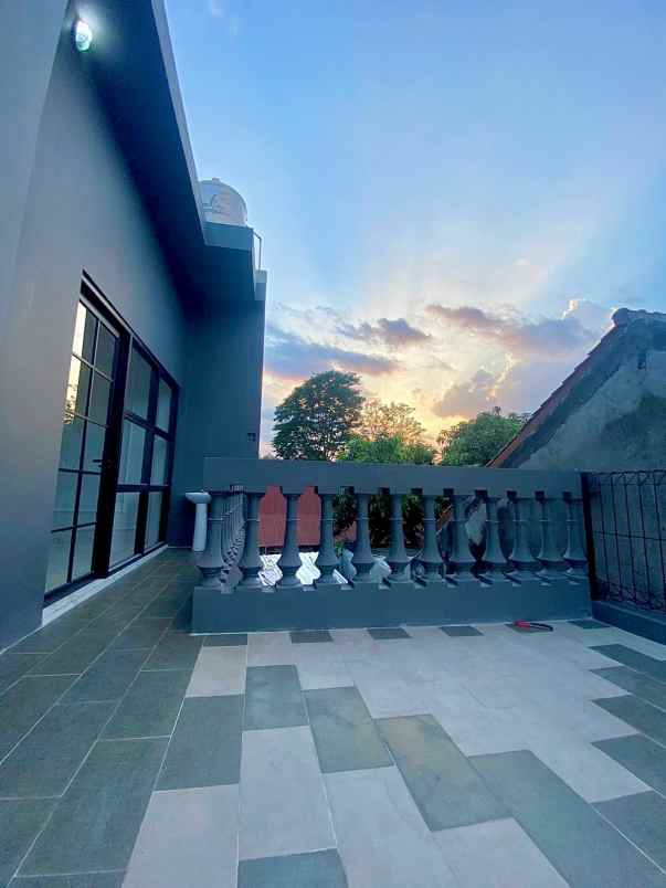 dijual rumah pokoh