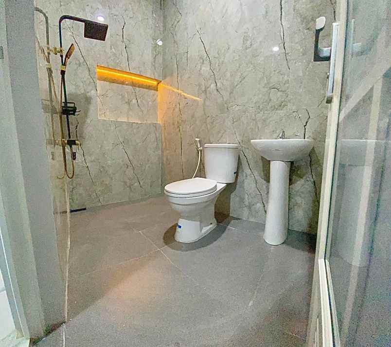 dijual rumah pokoh