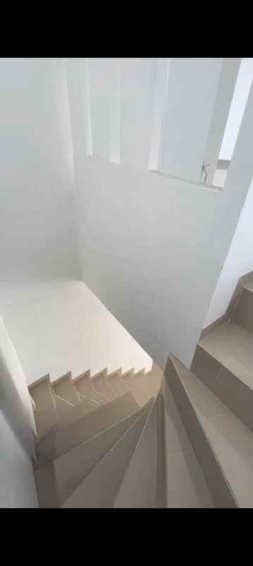 dijual rumah pondok gede