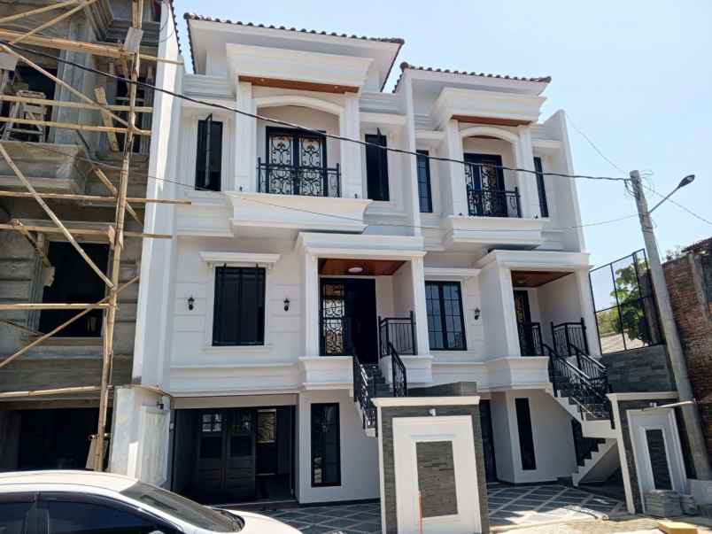 dijual rumah pondok labu