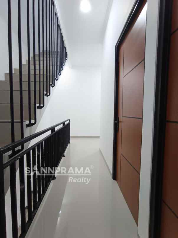 dijual rumah pondok petir