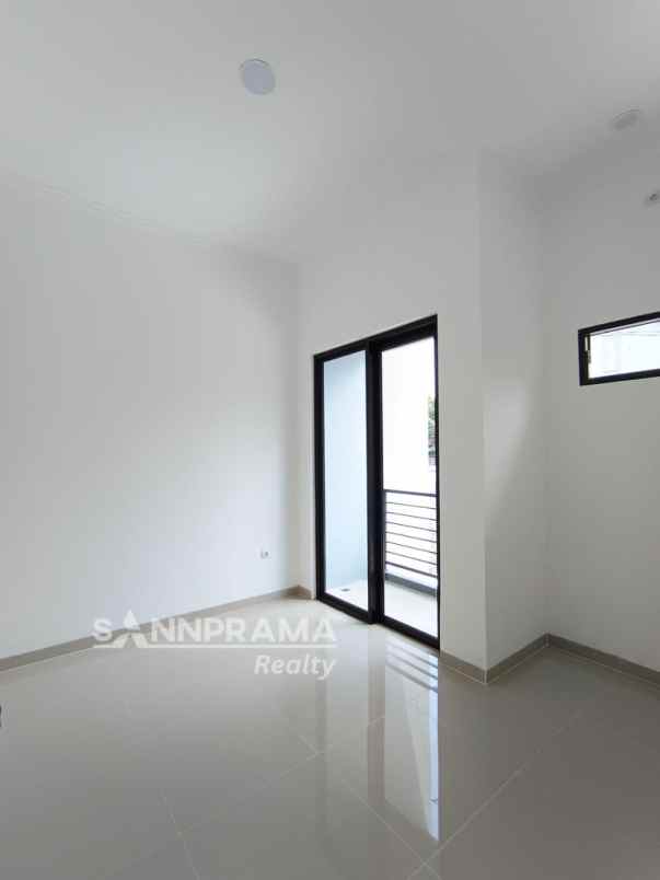 dijual rumah pondok petir