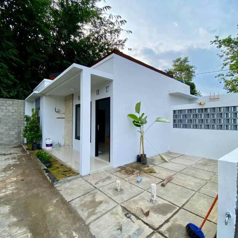 dijual rumah prambanan sleman