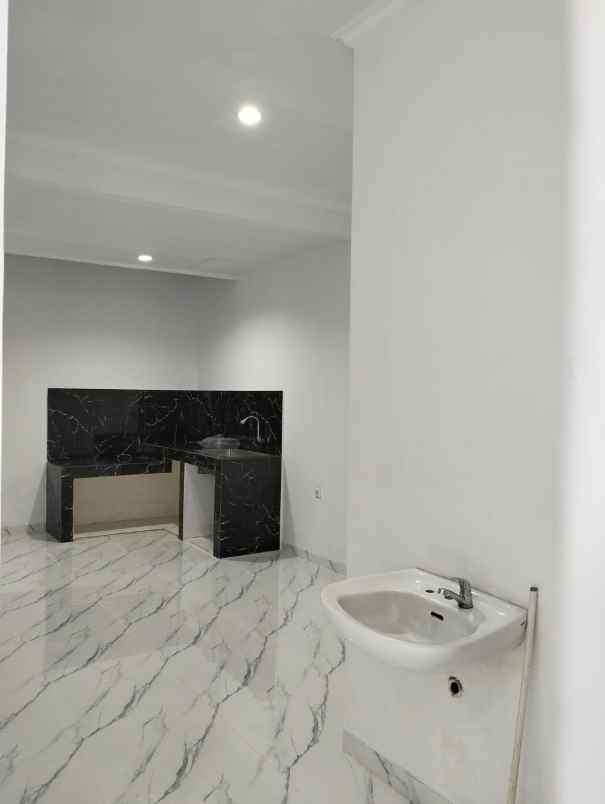 dijual rumah puri gardena