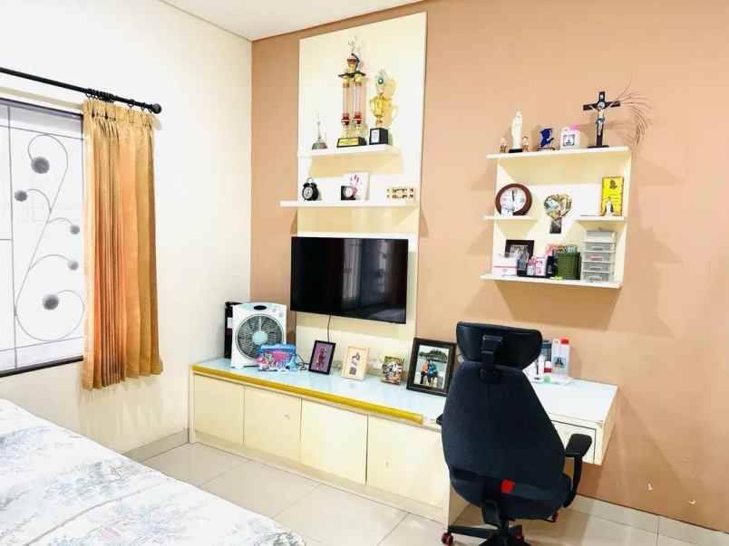 dijual rumah puri mansion kembangan