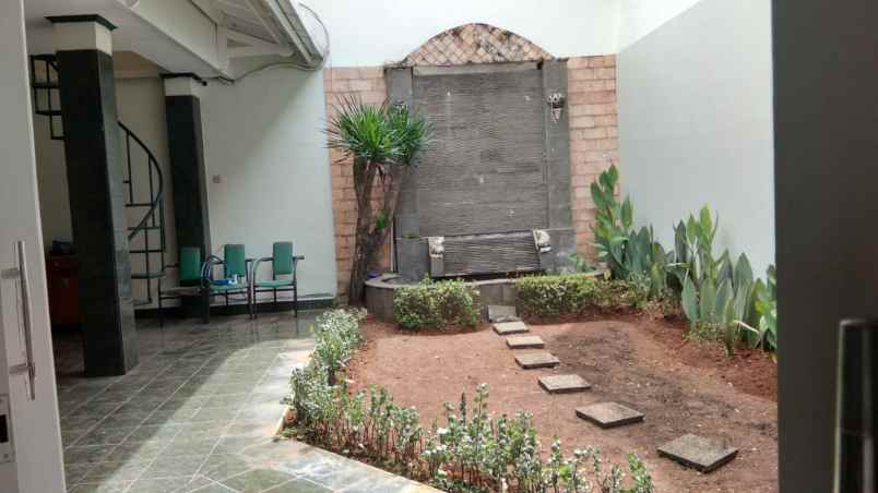 dijual rumah rawa buntu serpong south