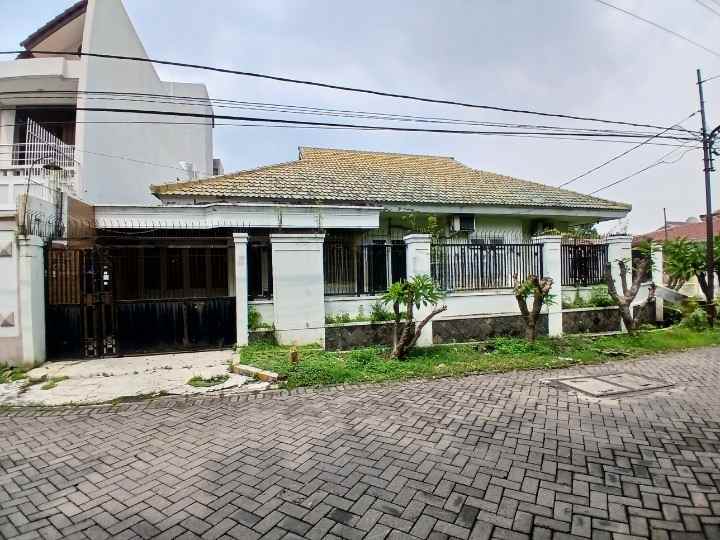 dijual rumah raya darmo harapan