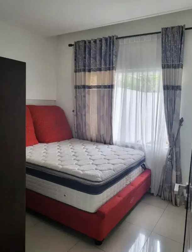 dijual rumah royal spring residence