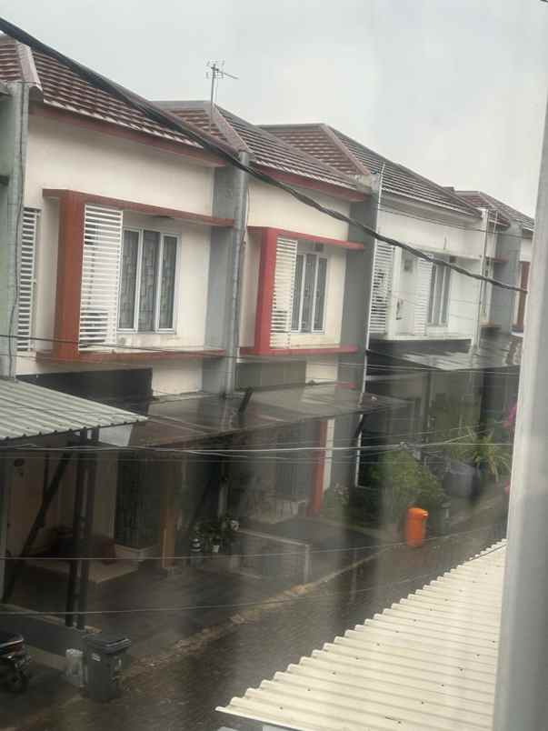 dijual rumah rumah di permata kelapa