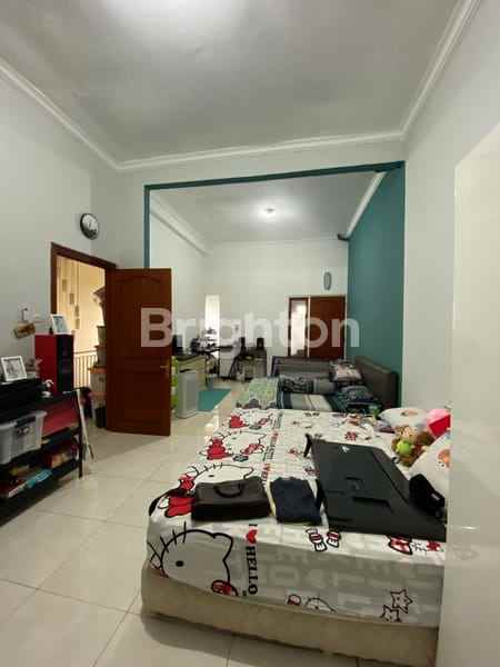 dijual rumah rungkut asri