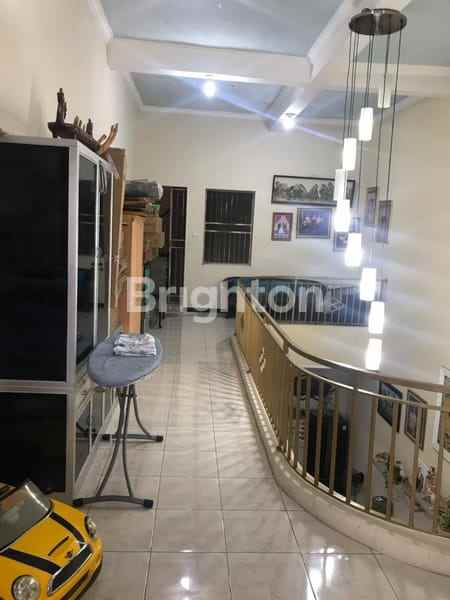 dijual rumah rungkut asri