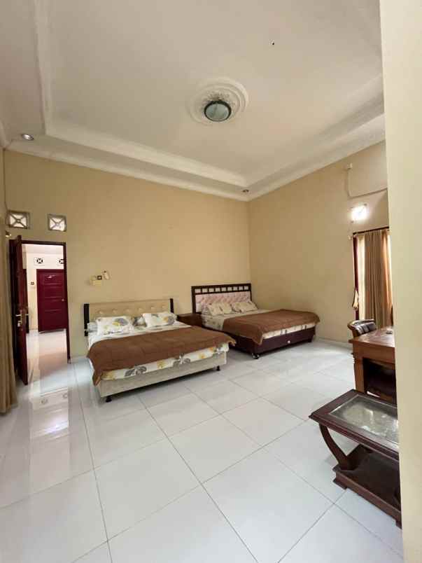 dijual rumah sanggrahan condongcatur