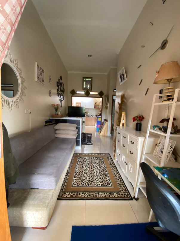 dijual rumah sariwangi asri