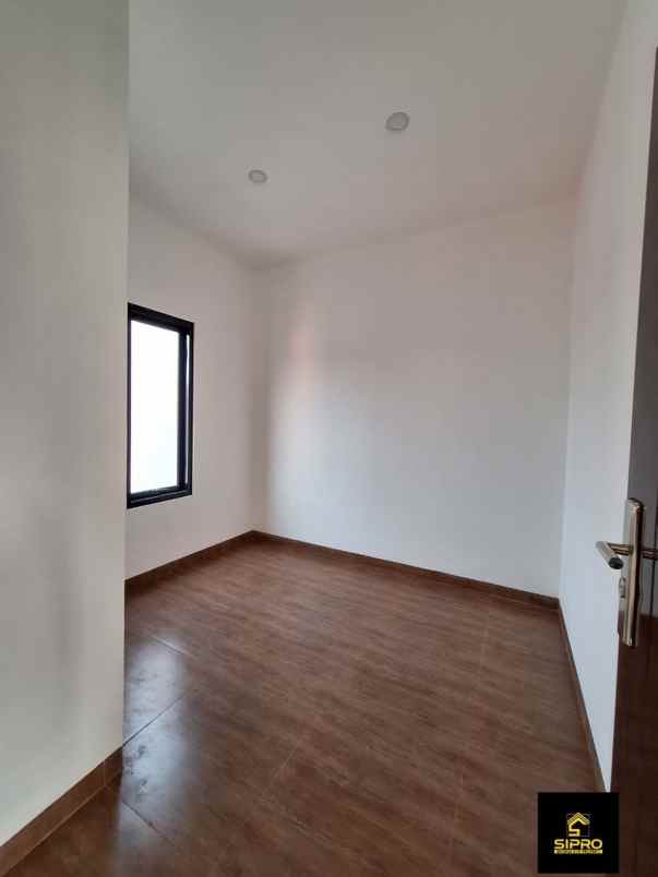 dijual rumah sawah baru ciputat