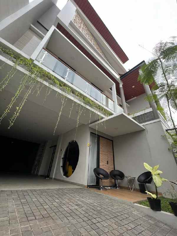 dijual rumah sawojajar