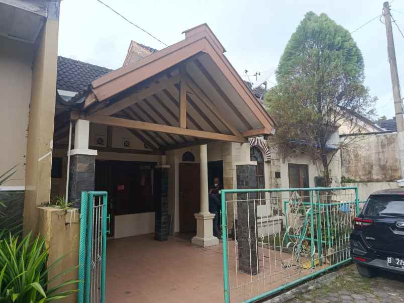 dijual rumah second dekat stadion maguwoharjo sleman