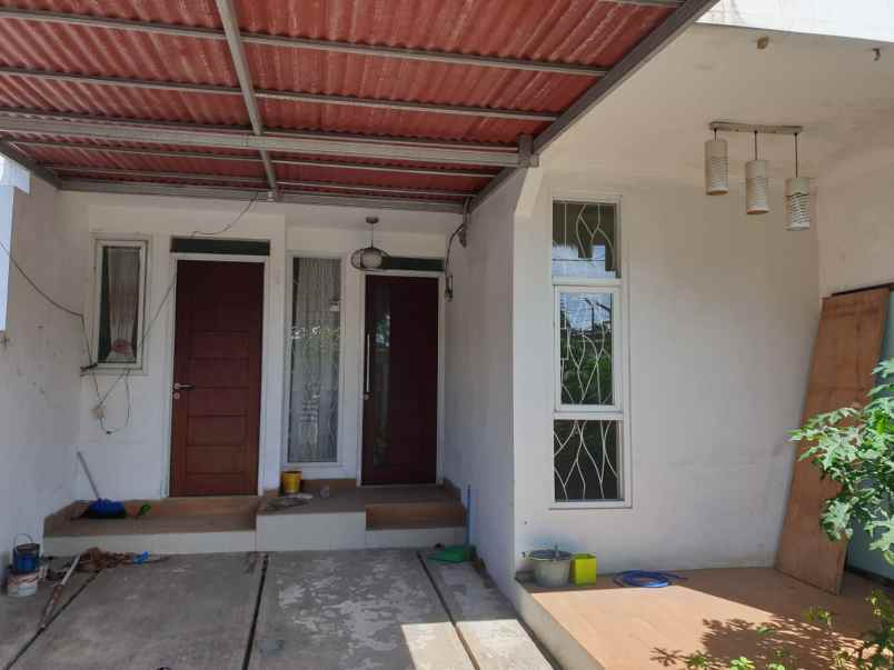 dijual rumah second di beji