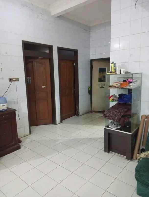 dijual rumah semampir tengah