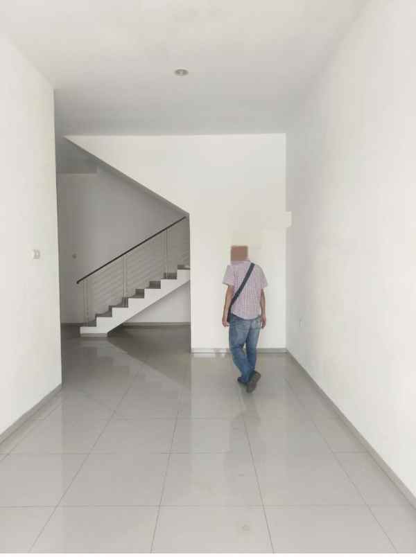 dijual rumah semolowaru elok