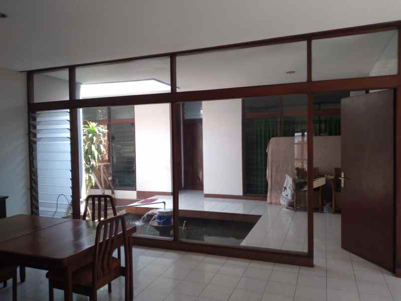 dijual rumah senopati