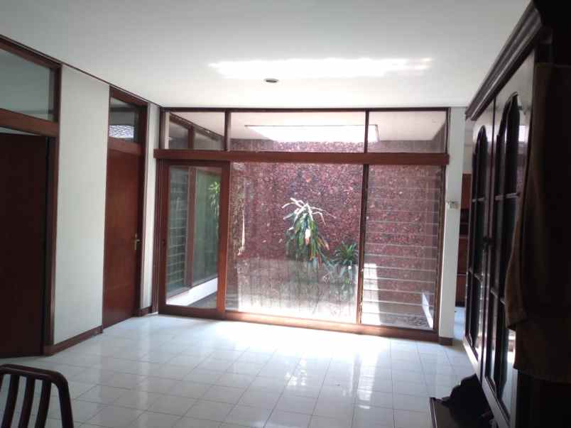 dijual rumah senopati