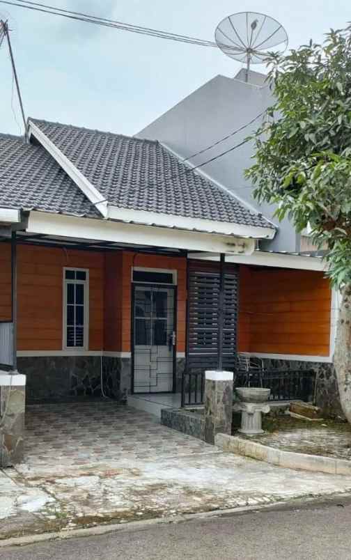 dijual rumah sentul city babakan madang