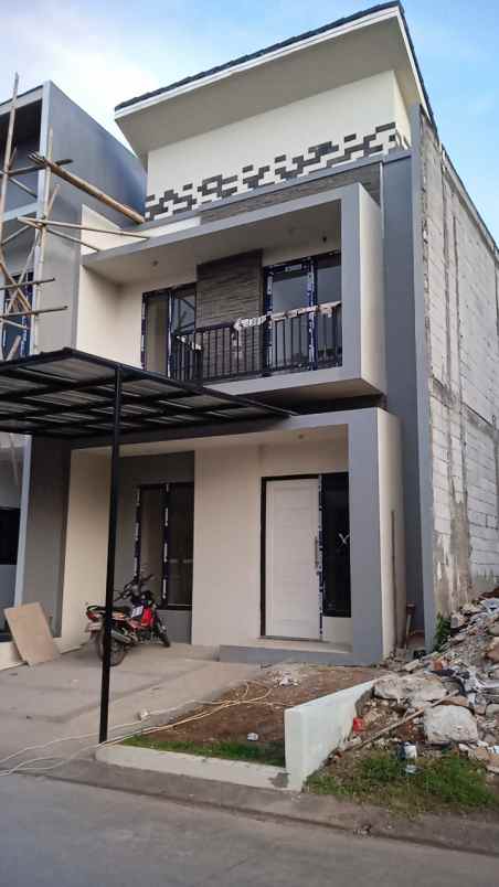 dijual rumah serpong bsd city