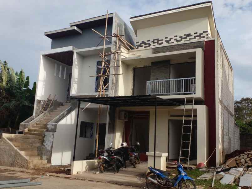 dijual rumah serpong bsd city