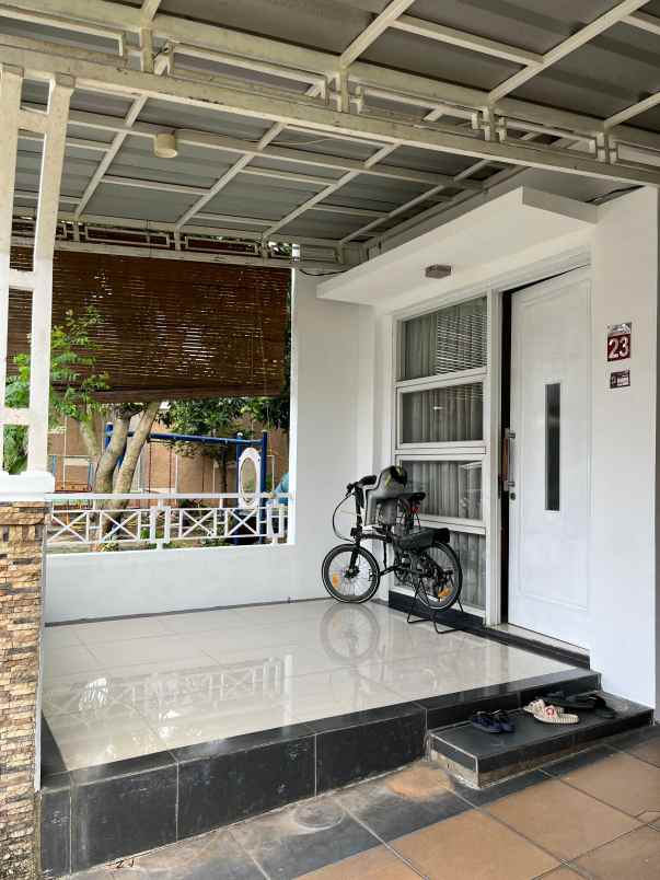 dijual rumah siap huni di blossom belakang kampus stan