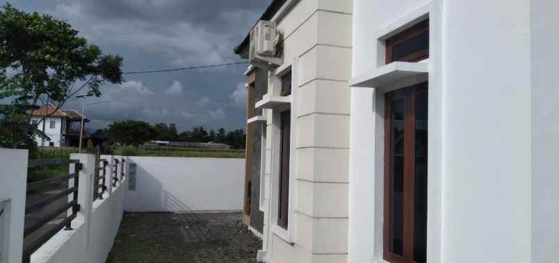 dijual rumah siap huni modern dekat rs manisrenggo