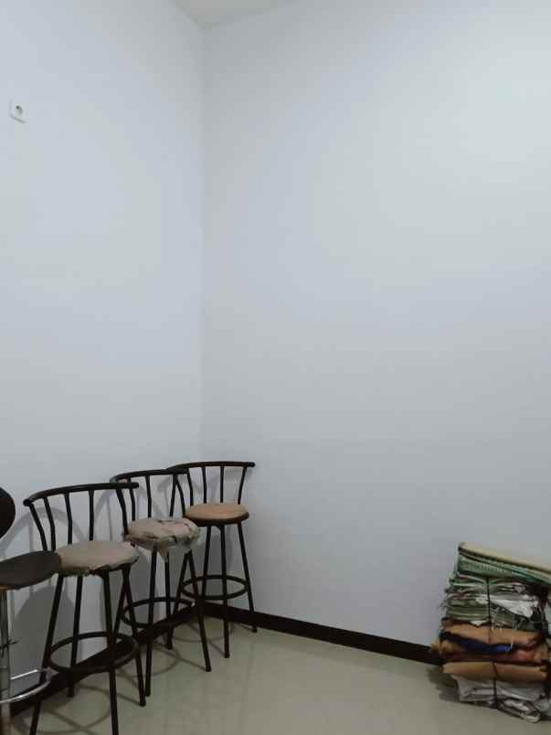 dijual rumah simo petemon