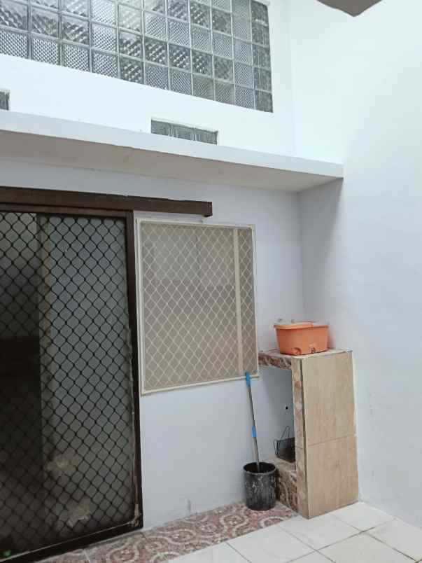 dijual rumah simo petemon