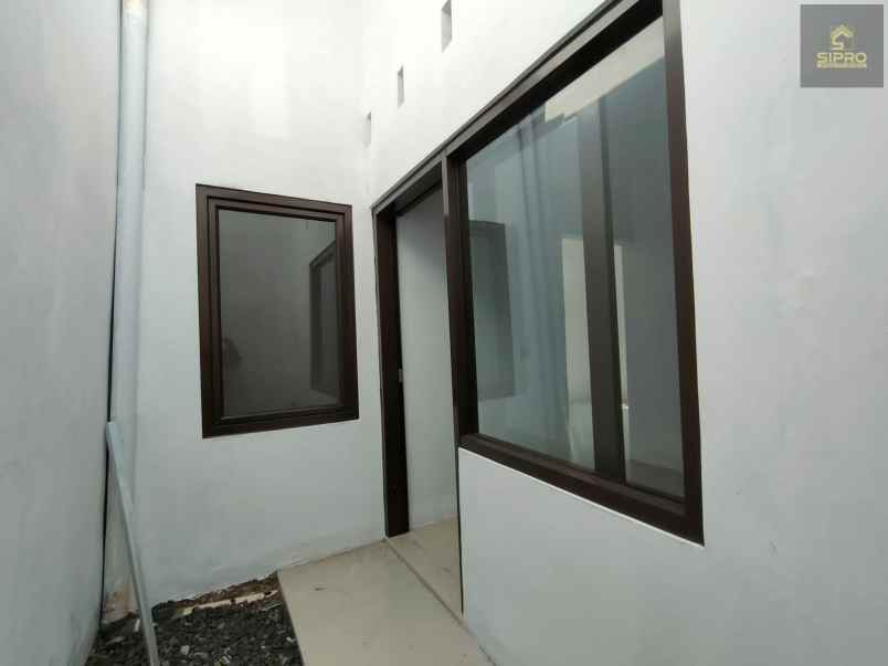 dijual rumah sip 722