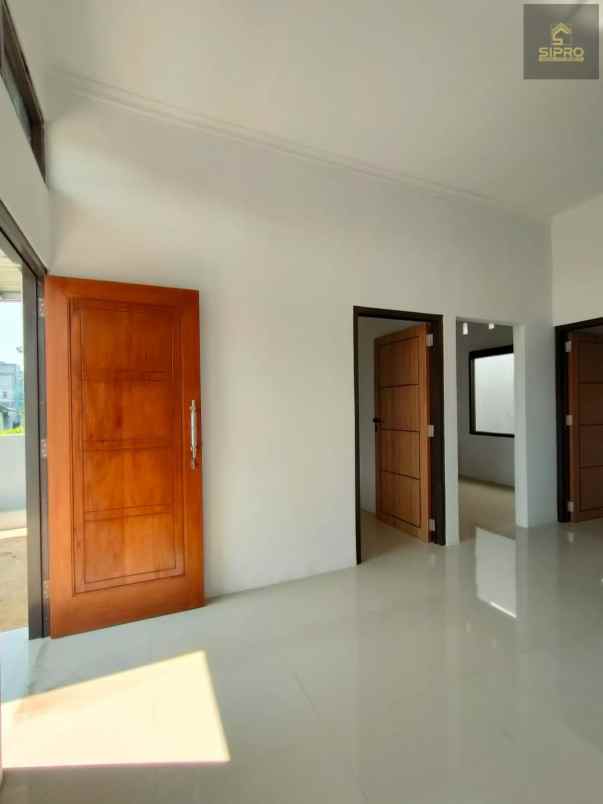 dijual rumah sip 722