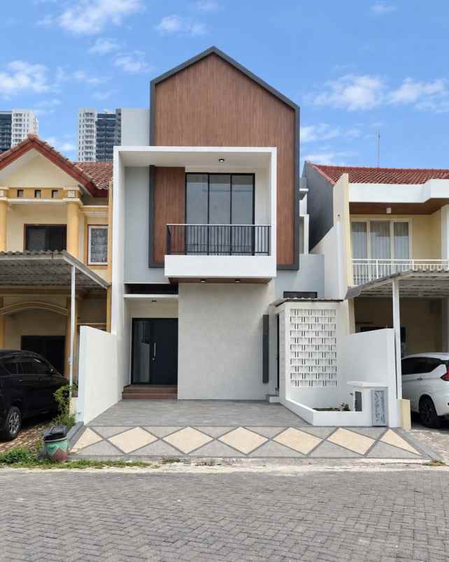 dijual rumah sorrento pakuwon city