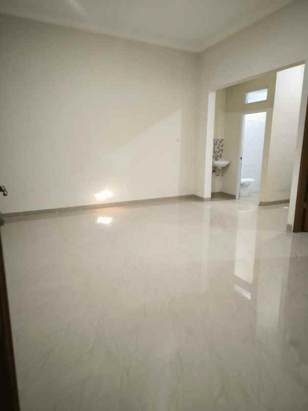dijual rumah strategis di angke tambora jakarta barat