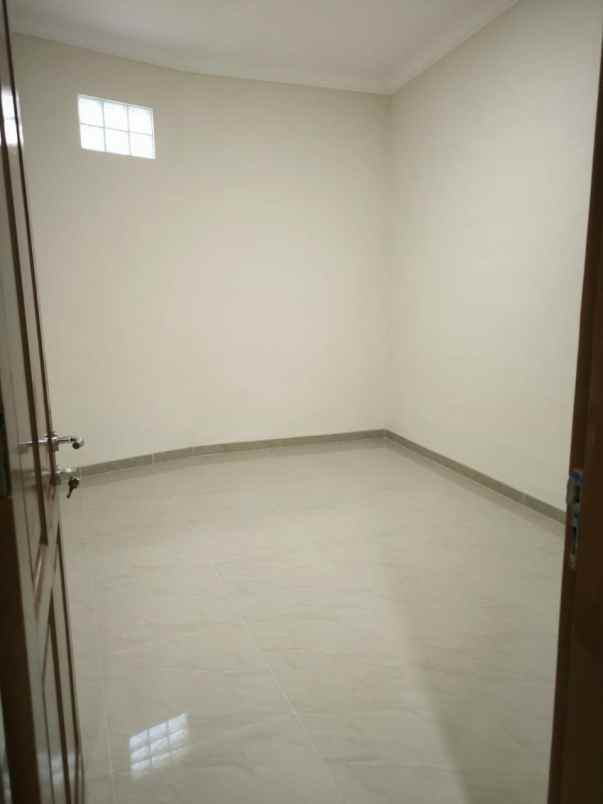 dijual rumah strategis di angke tambora jakarta barat