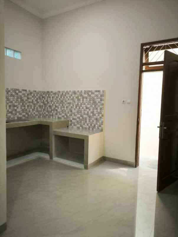 dijual rumah strategis di angke tamnora jakarta barat