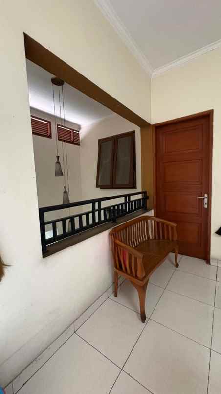 dijual rumah taman aries