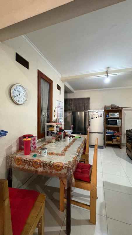 dijual rumah taman aries